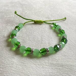 Brand New Luxury Swarovski Crystals Threaded Bracelet